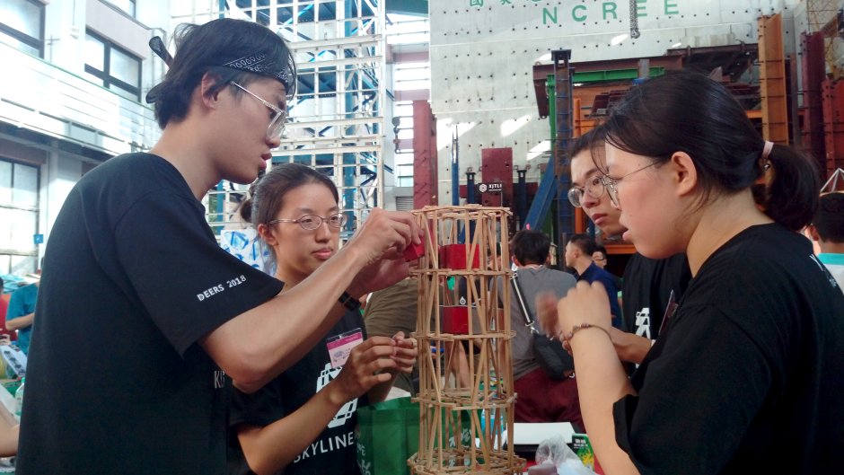 Students win at international earthquake safety design contest