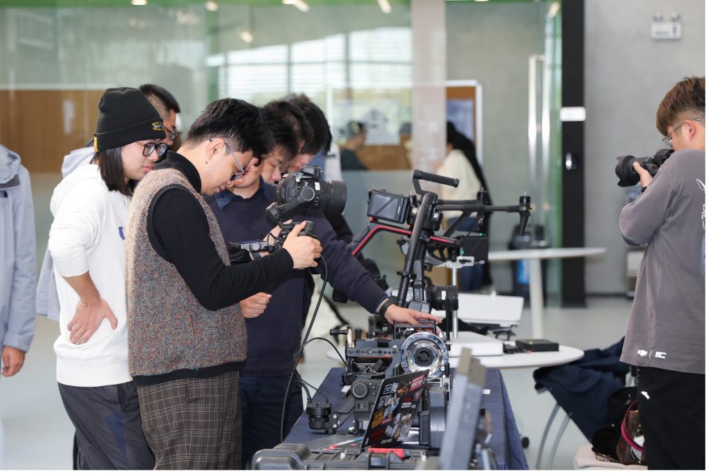 School of Film and TV Arts Leads the Film Industrialization Trend: ‘Film Industrialization – Reflection and Practice’ Theme Series Activities a Success