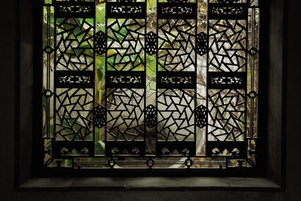 西浦国际学者探秘苏州园林窗棂冰裂纹 古典与现代设计交融创新