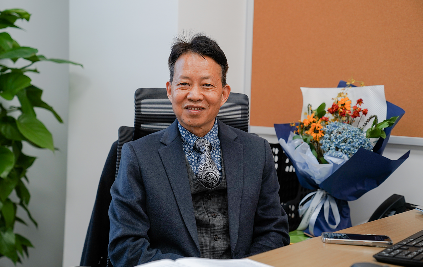 Dean sets sights on creating XJTLU-developed chips