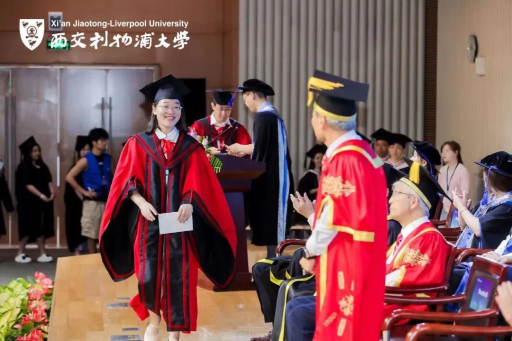 西浦-集萃学院首位博士毕业生：产业联培助力她不断开启人生新篇章