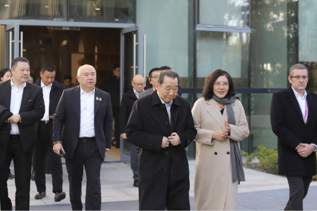 泰国正大集团资深董事长谢国民、董事长谢吉人访问西浦创业家学院（太仓），共谋校企合作新篇章