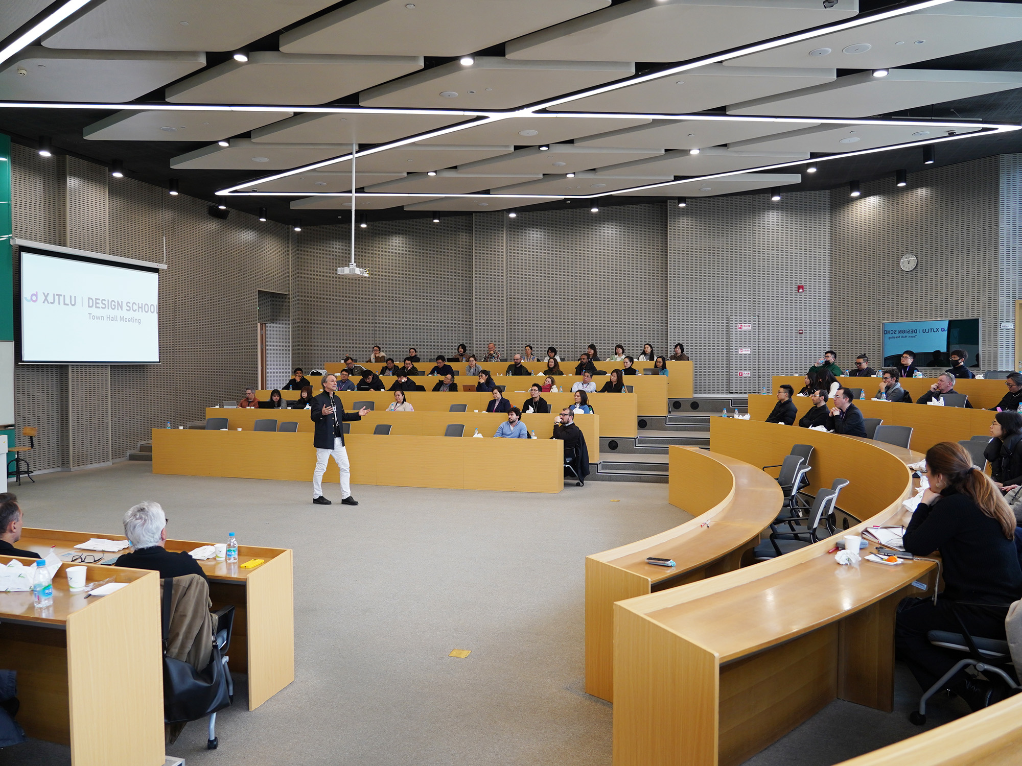 Town hall meeting kicks off the new semester of the Design School