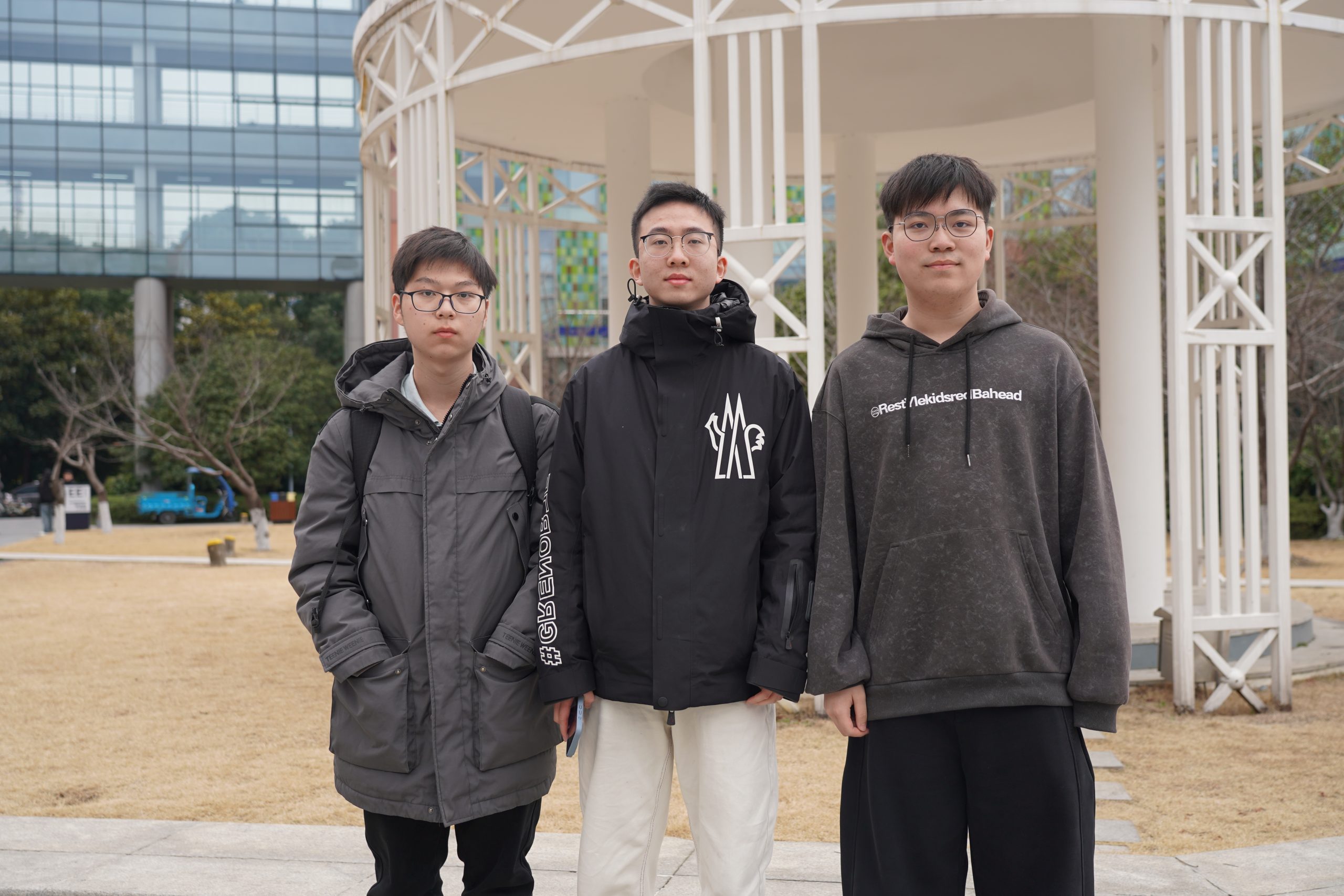 AI赋能48小时极限挑战！西浦学子在美国大学生物理建模竞赛中勇夺四银七铜