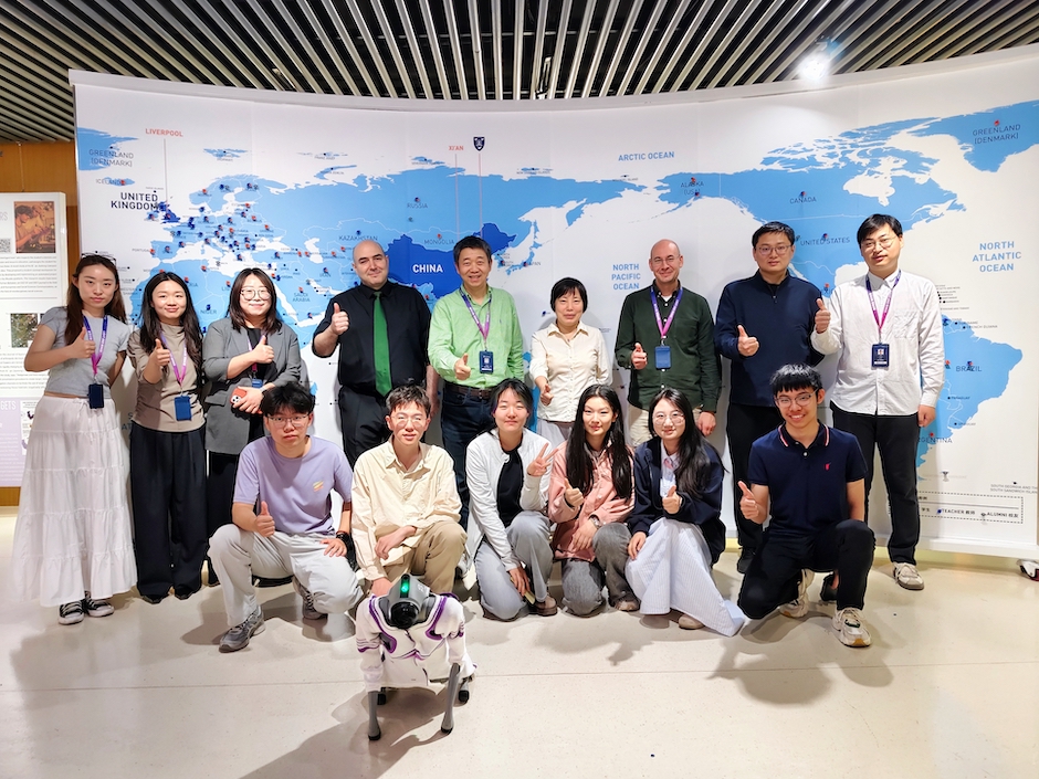 会讲解、会互动、会带路！机器狗导览员Mars “入职”西浦博物馆
