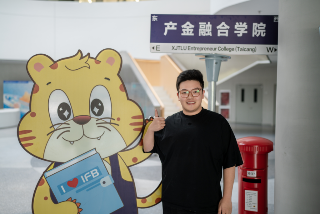 当留学路突遇风暴,这位“非典型学霸”如何开启他的PlanB?