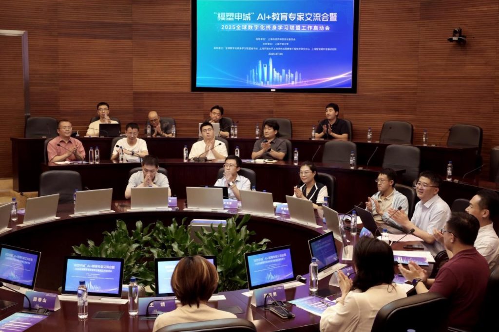 西浦亮相