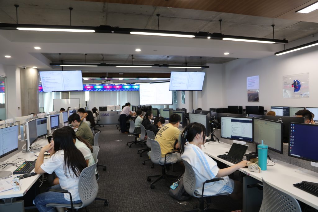 西浦国际商学院Python与Wind终端训练营圆满落幕,助力学子掌握金融数据分析前沿技能