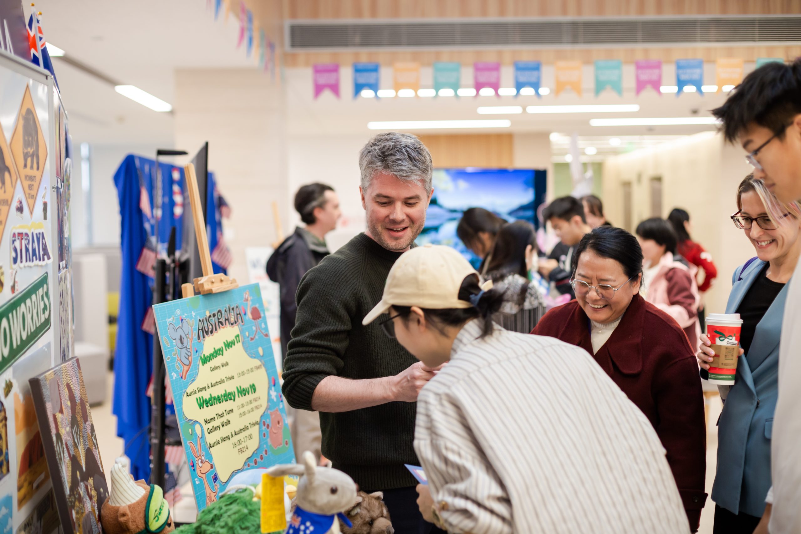 让世界触手可及！2025西浦文化周圆满落幕