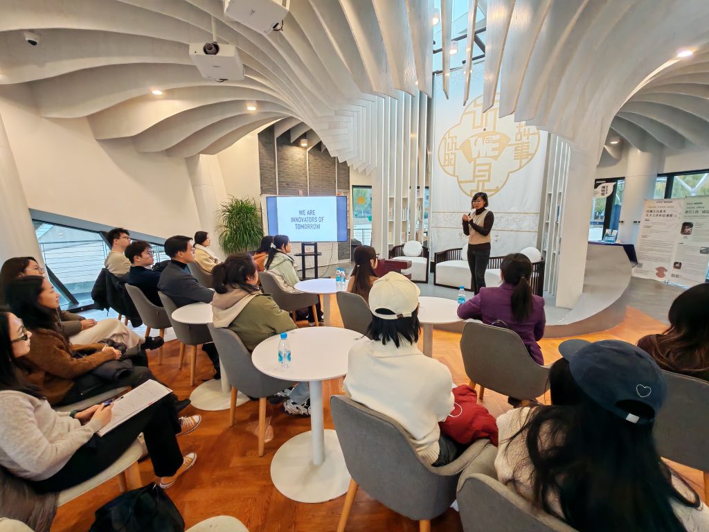 在AI时代重新想象文化翻译：国际知名译者Gigi Chang走进西浦翻译课堂