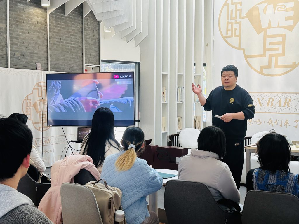 体验非遗锔瓷，探寻“瓷”艺人生