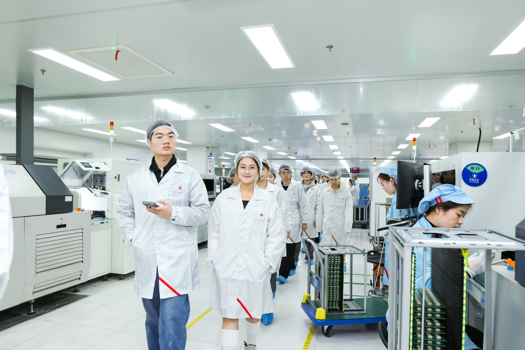 校企协同育英才——西浦师生走进易德龙感受智能制造与人文温度