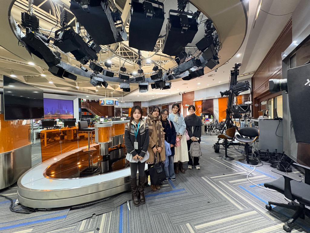 Inside CBN: HSS Students Examine Digital Broadcast Practices