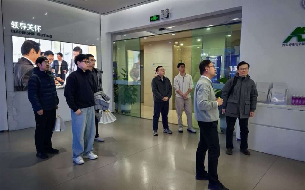 西浦国际商学院智慧出行分析研究中心访问清华大学苏州汽车研究院 共商中国汽车产业国际化发展新路径