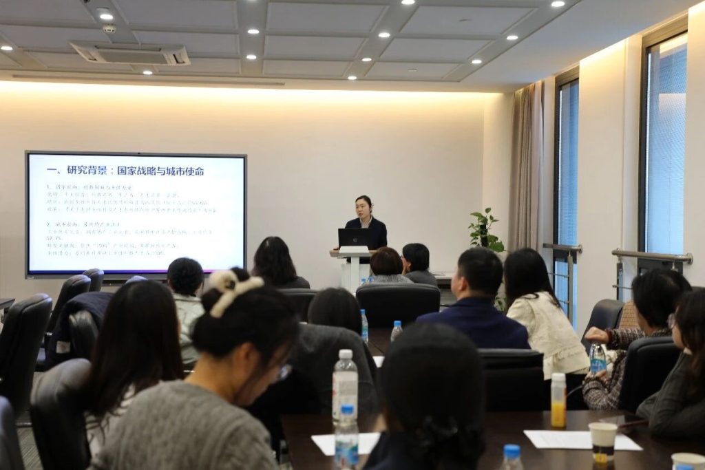 创新创业与妇女发展：科技创新中的“她”力量暨全球妇女峰会专题座谈会在西交利物浦大学举办