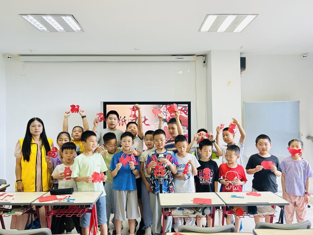 中国研究系走进枫桥社区，开展暑期公益课程实践