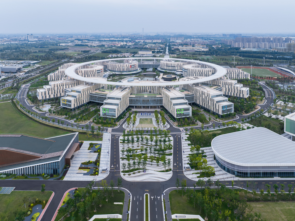 新华日报：大学与城市互相成就，西交利物浦大学4.0模式开启下一个10年