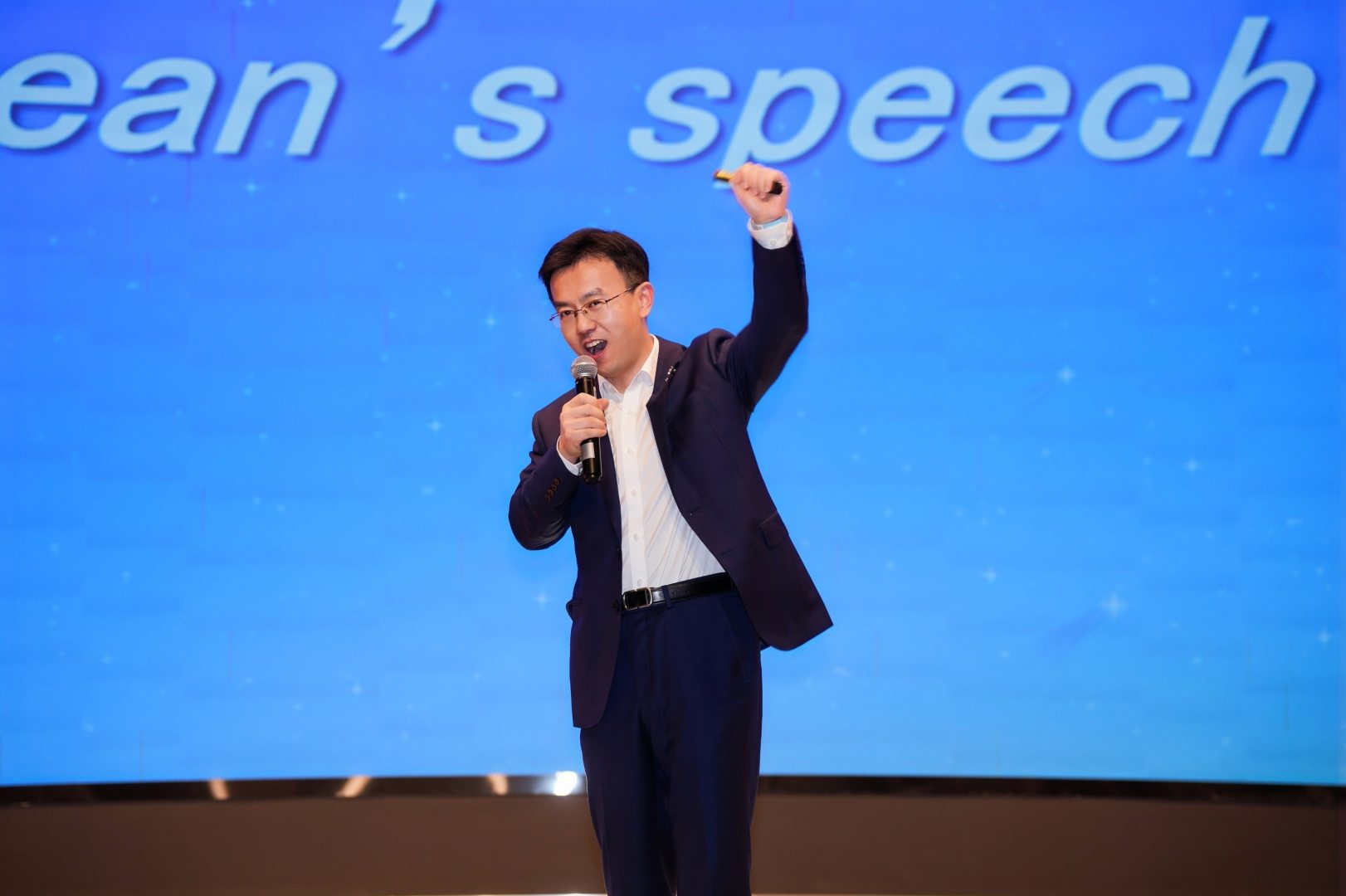 陈峻松教授：五载耕耘，新商科的融合式教育创业之路