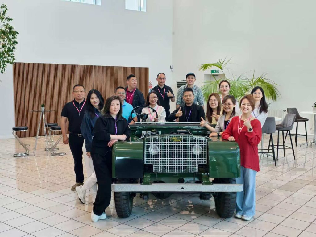 Global business, British culture and a heatwave: IMBA cohort visit the UK