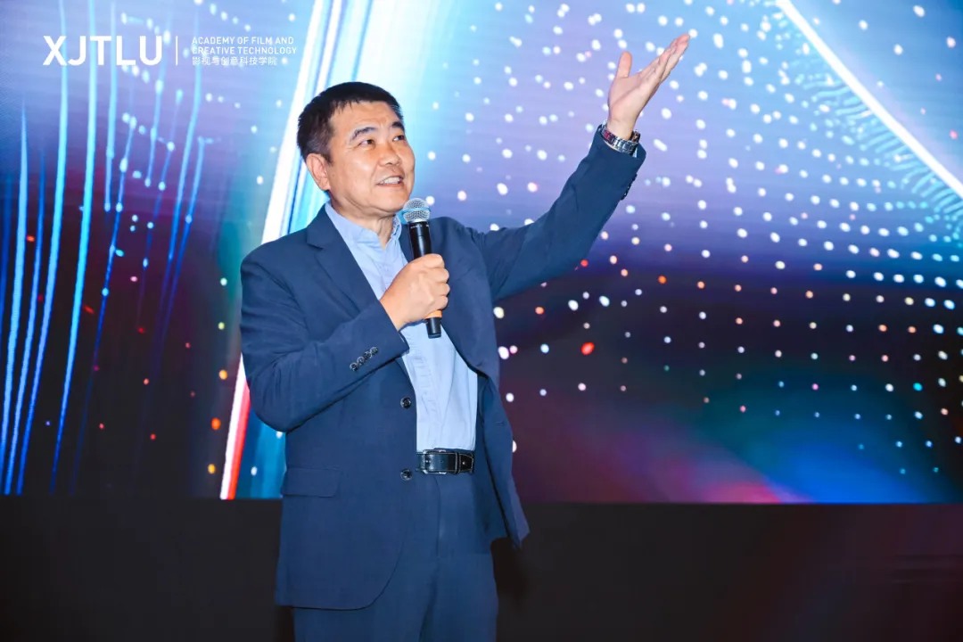 刘谦教授在颁奖典礼上致辞