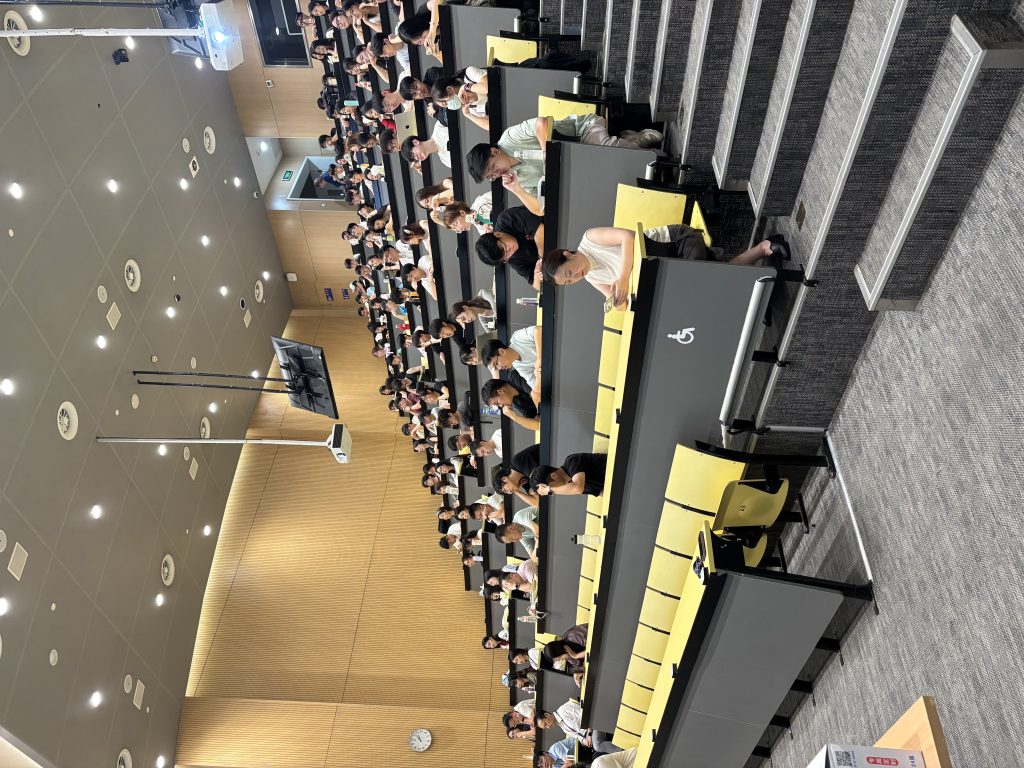 Hello, New Students! A Successful Induction for the School of Mathematics and Physics 2026 Master's Cohort