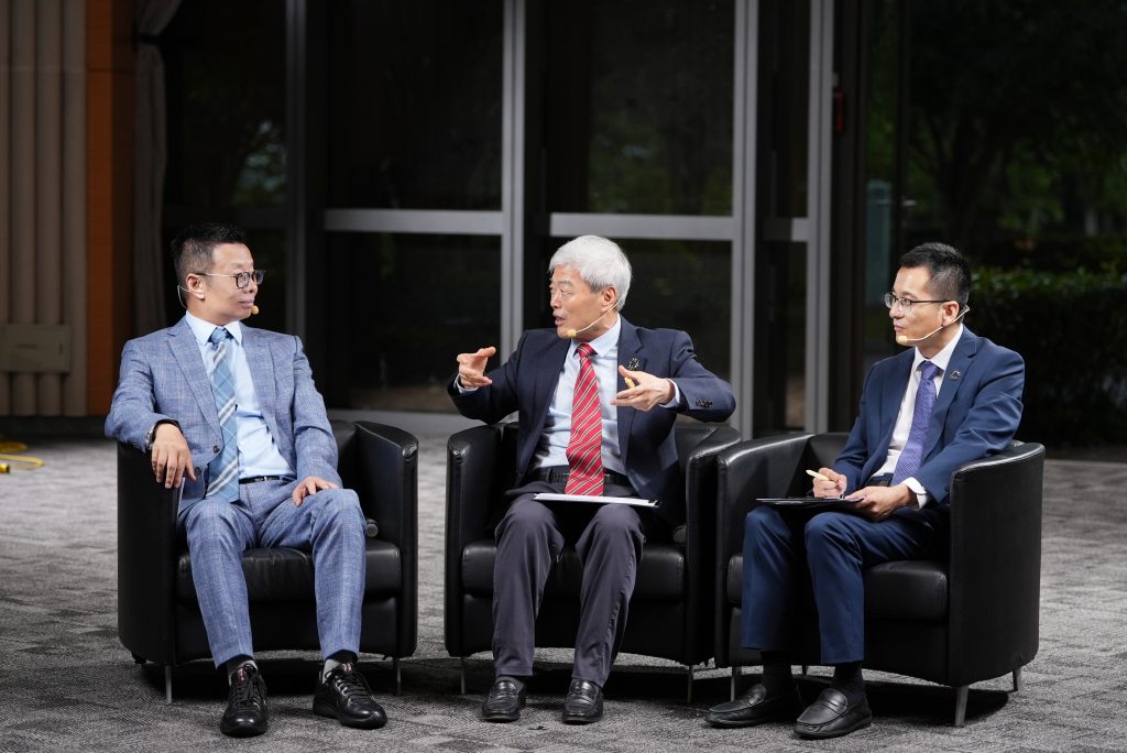 对话教育家｜大学不会消失，但会根本改变——席酉民、陆丹共话AI时代产业与教育未来