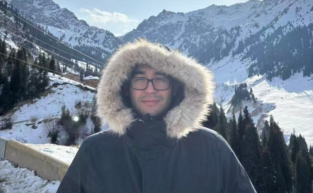 Unrelenting pursuit: How a Mexican alumnus started his career in China