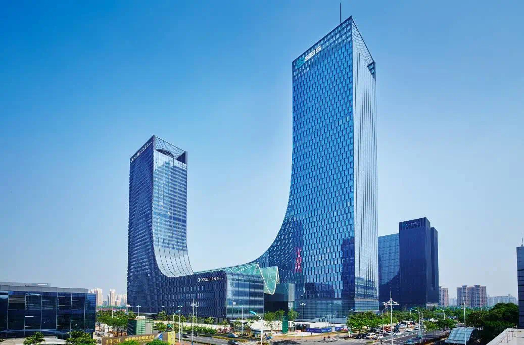 西浦影视艺术学院拜访苏州广电总台 探索校企交流与合作