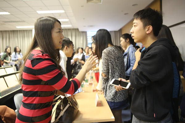 学校提供立体化就业服务 助力毕业生就业