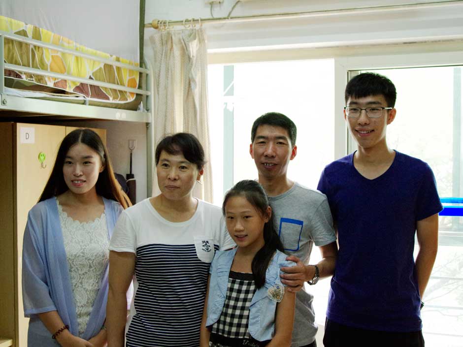 Families accompany new students as they begin life at XJTLU