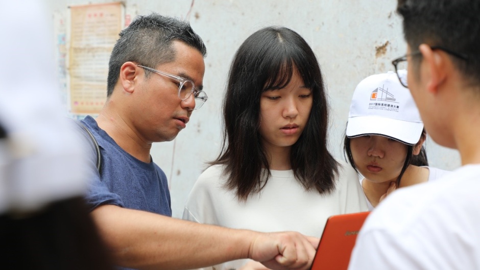 Students renovate building in Sichuan village