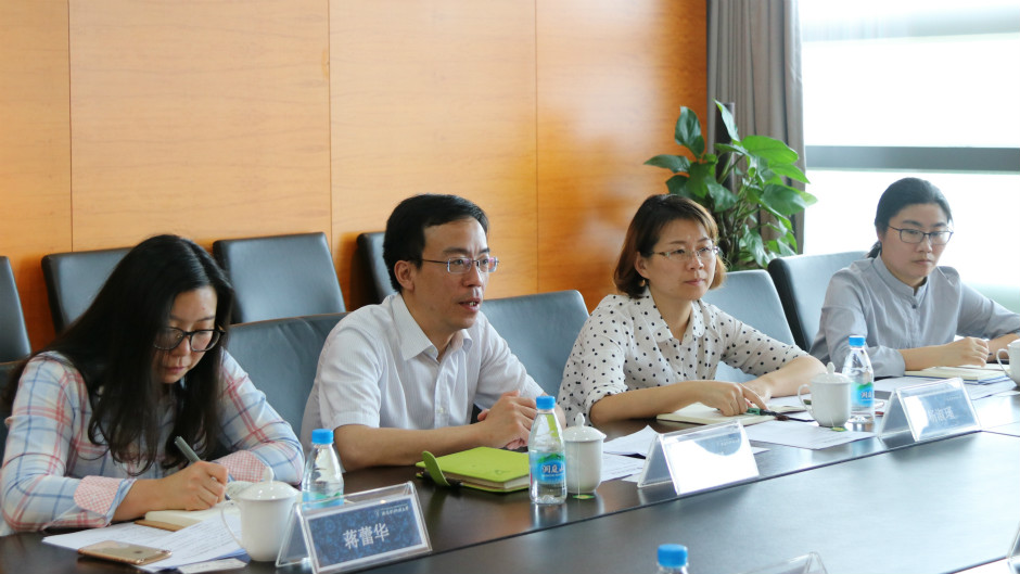 园区月亮湾社工委代表团赴西浦调研