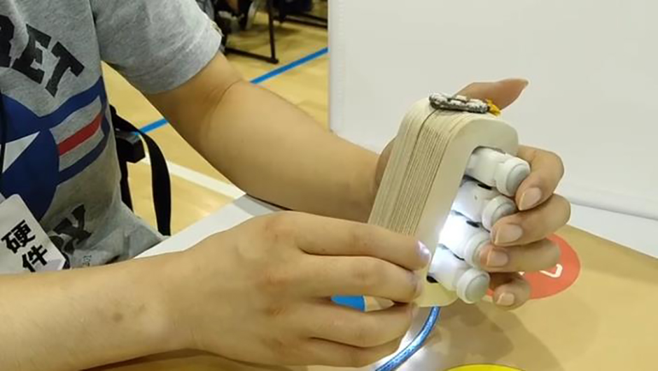 Students develop rehabilitation equipment for stroke patients