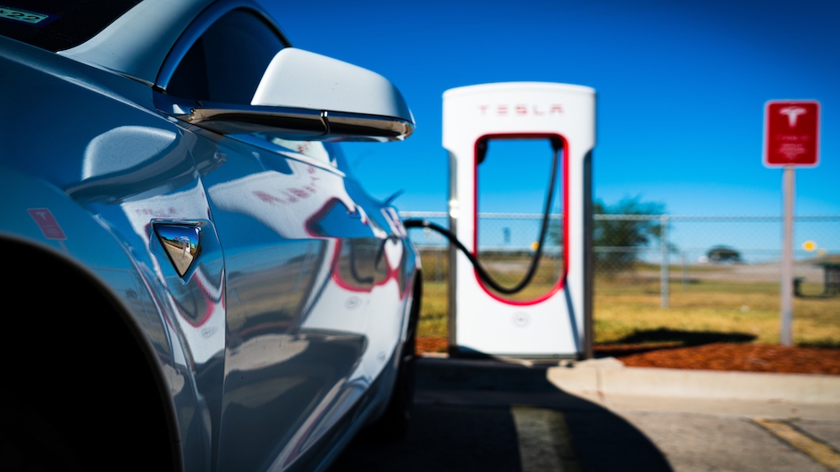 Upscale hotels benefit from EV charging stations, study shows